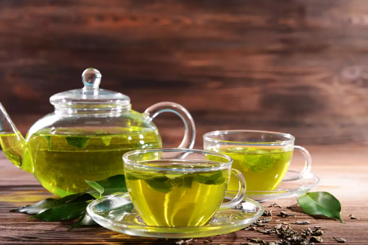 5 smarte drikke, der hjælper krop og hjerne med at slappe af under stress