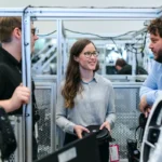 Den smarte lampe, der selv fatter dit humør – danske ingeniører gør det igen