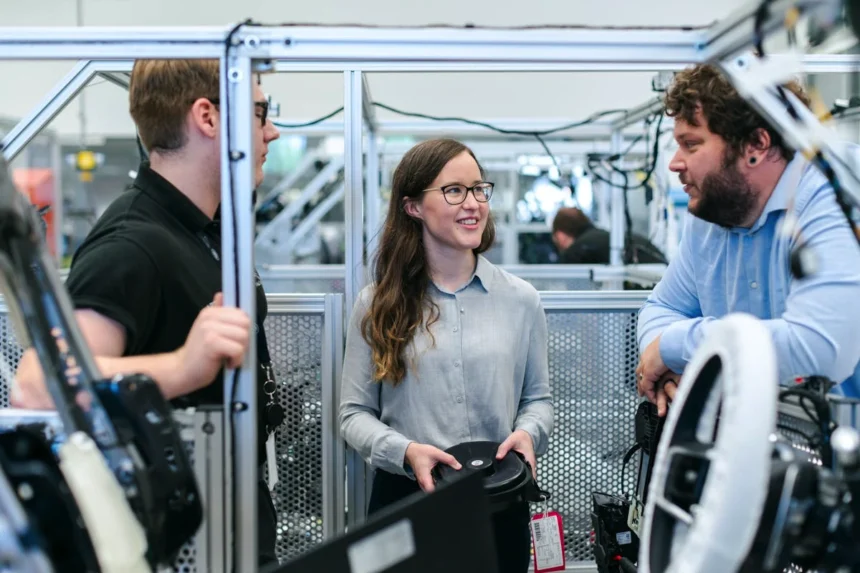 Den smarte lampe, der selv fatter dit humør – danske ingeniører gør det igen