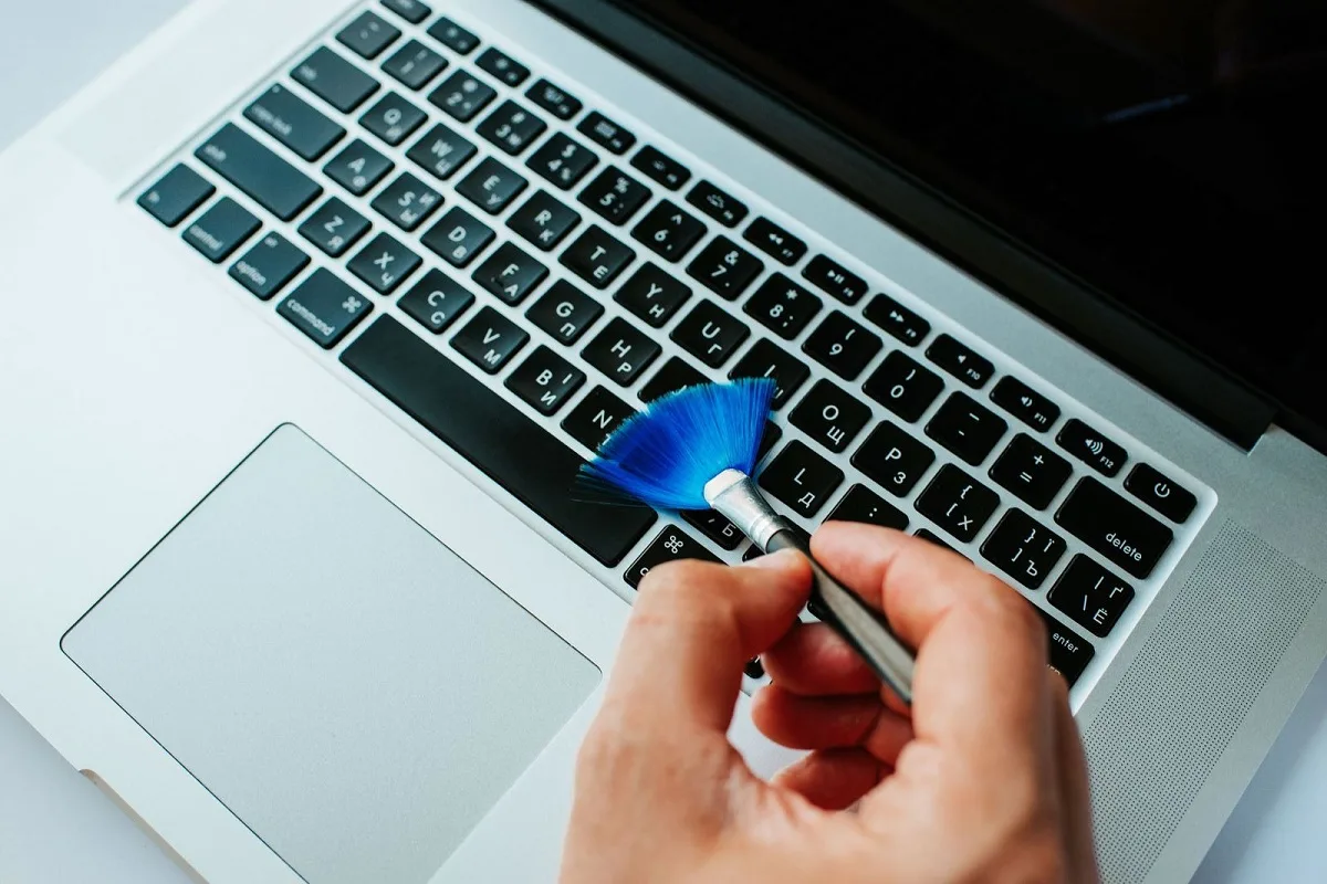 Sådan gemmer du din laptop efter arbejde – så den holder evigt!