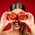 En tomatmaske, der gør din hud klarere og mere spændstig på få uger
