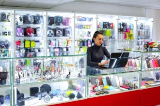 Tilgængelige modeller for alle: Eksperter vælger de bedste smartphones til under 300 dollars