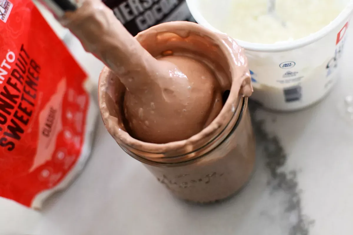 Keto-chokoladeis uden mælk og uden sukker – den cremede synd, du må spise hver dag