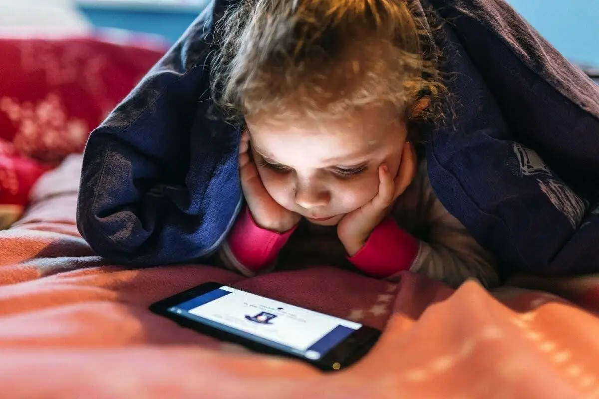 Hvorfor forbyder Danmark børn at downloade det populære app
