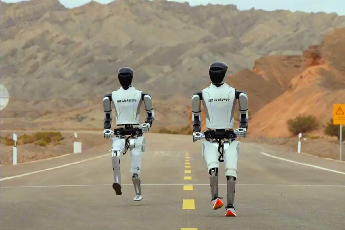 Kinesisk robot sætter verdensrekord: 106 km uden pause – en vandring, der overrasker alle