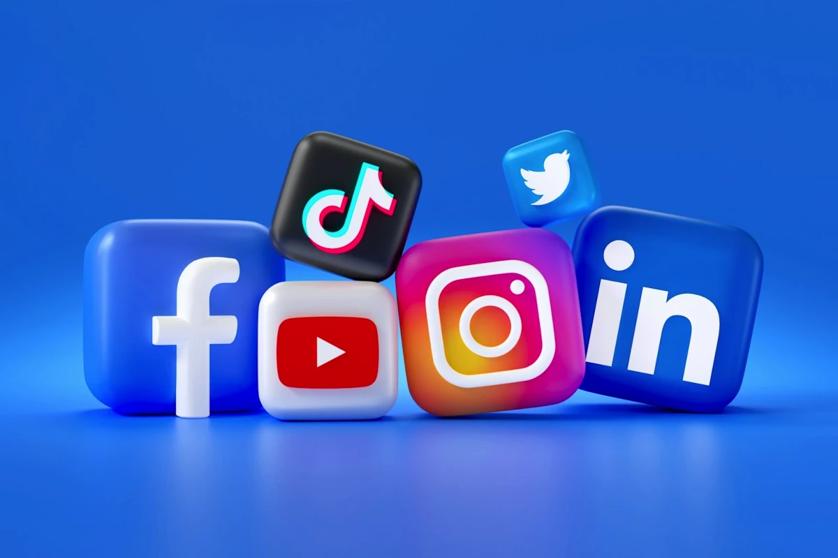 Danmark stopper børn under 15 på sociale medier!