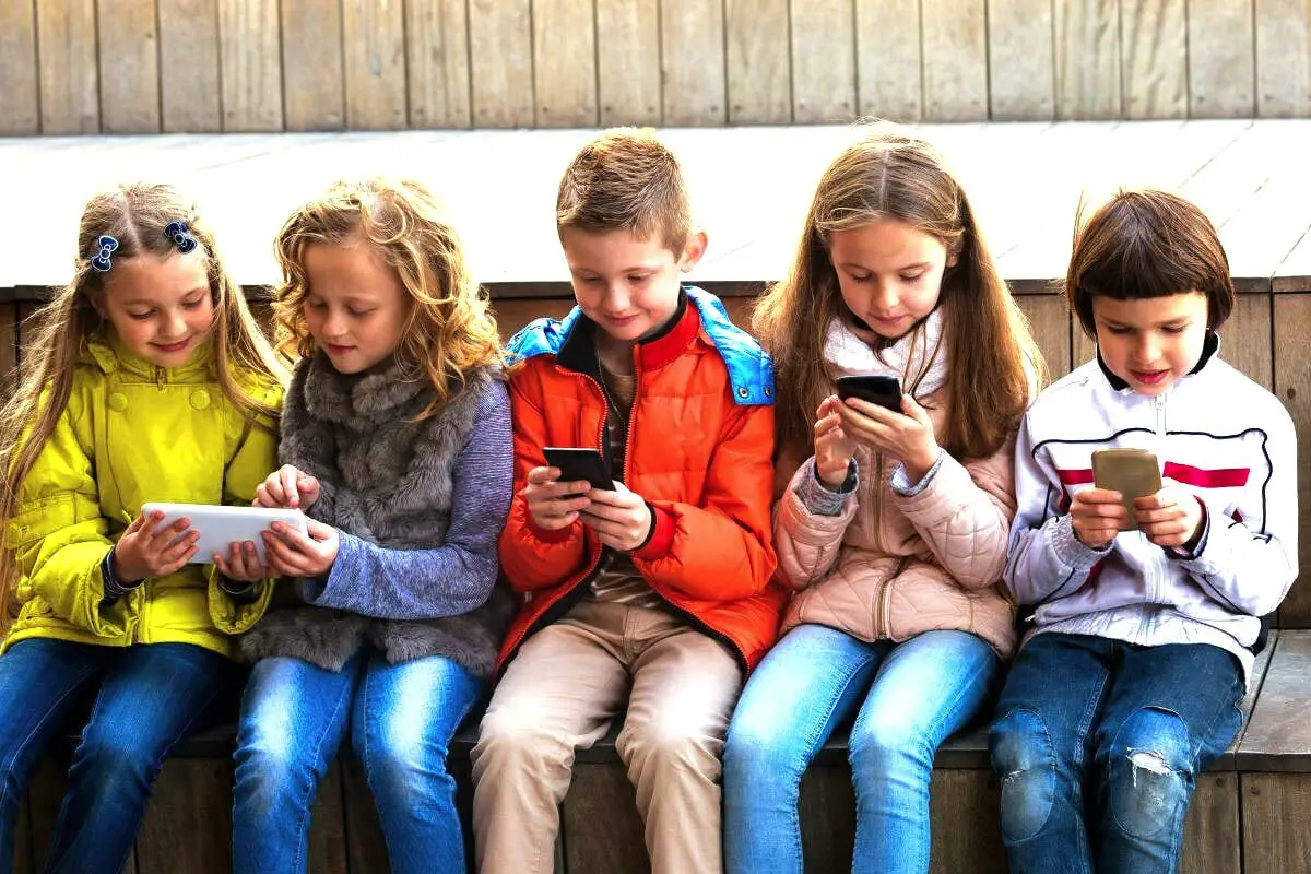Danmark forbereder forbud mod sociale medier for børn under 15 år