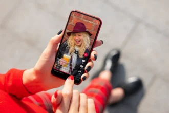 Den almindelige scrolling, der langsomt ødelægger din hjerne