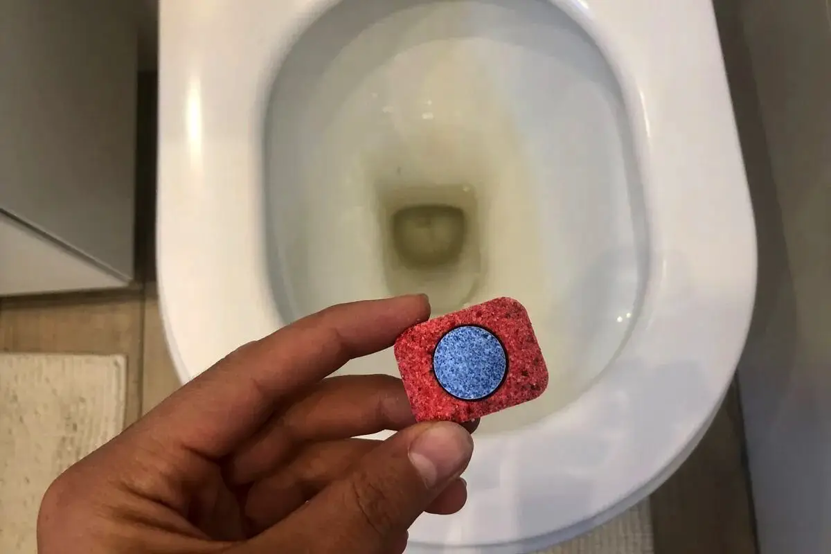 Hvordan danske VVS-folk gør toilettet skinnende hvidt igen