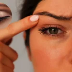 Den nye makeup-trend, der får din blik til at se 10 år yngre ud – og alle kan lave den!