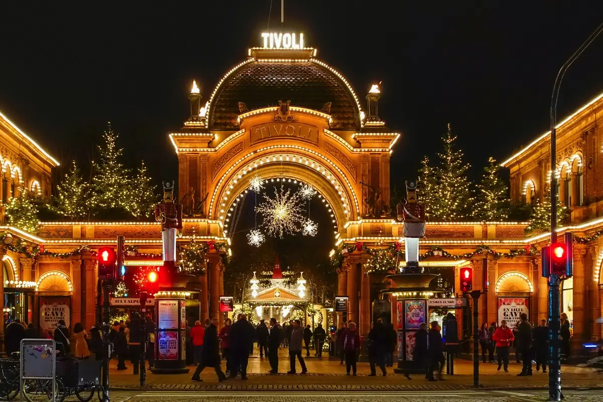 Sådan påvirker nye regler julefesterne: Lokale markeder og ændringer i dine decemberplaner!