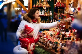 Sådan påvirker nye regler julefesterne: Lokale markeder og ændringer i dine decemberplaner!