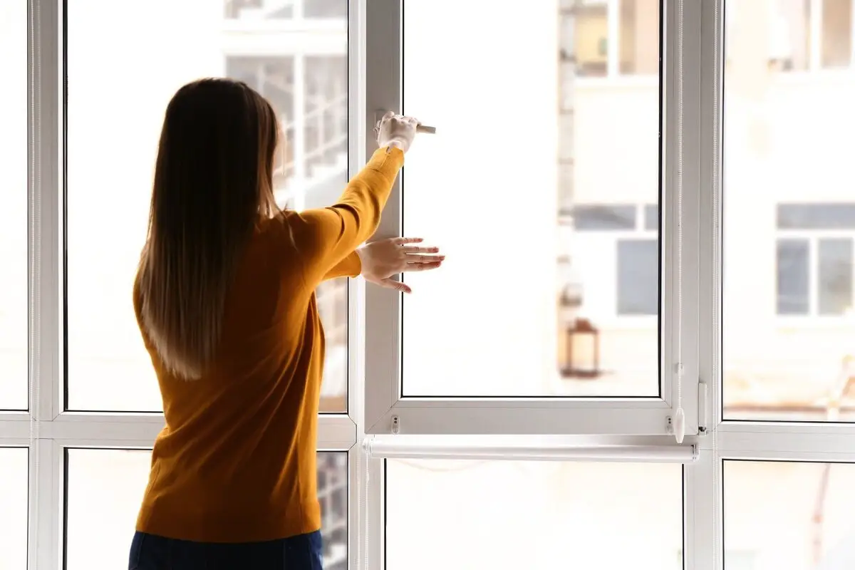 Sådan fjerner du lugt i lejligheden på 3 minutter – helt uden kemi