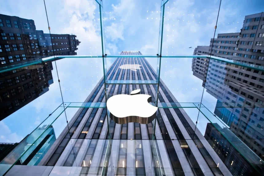 Apple i storm – fire topchefer forlader giganten på bare 72 timer