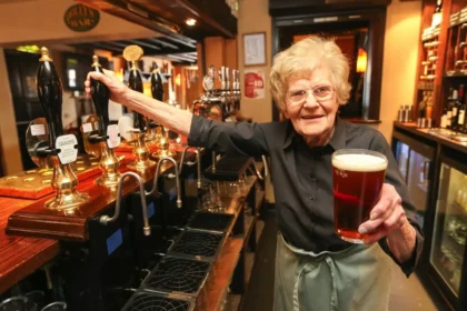 Den bedste drik til et langt liv – hemmeligheden fra en 101-årig, der stadig danser