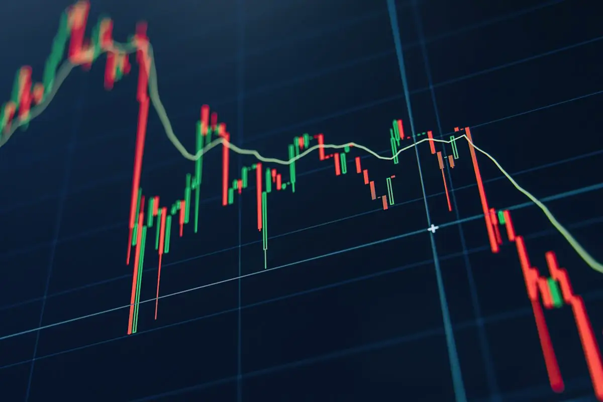 Bitcoin bryder alle historiske cyklusser: Bloomberg-analytiker ser mulig nedtur til 10.000 dollars