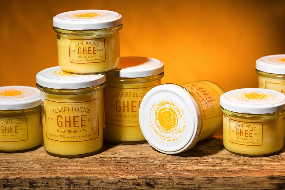 Hvad er fordelene ved ghee-smør, og hvordan adskiller det sig fra almindeligt smør?