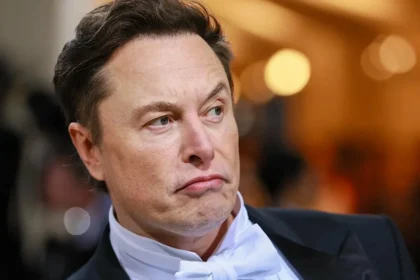 Elon Musk på vej til at blive verdens første trillionær