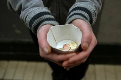 Han var hjemløs – men levede som millionær på kvinders regning i 10 dage