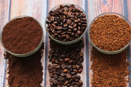 Instant kaffe vs brygget kaffe: Hvilken er sundere, og kan du drikke den hver dag?