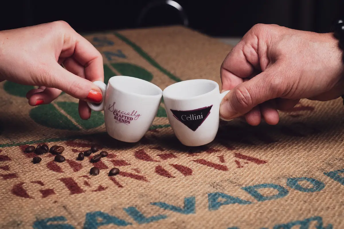 Instant kaffe vs brygget kaffe: Hvilken er sundere, og kan du drikke den hver dag?