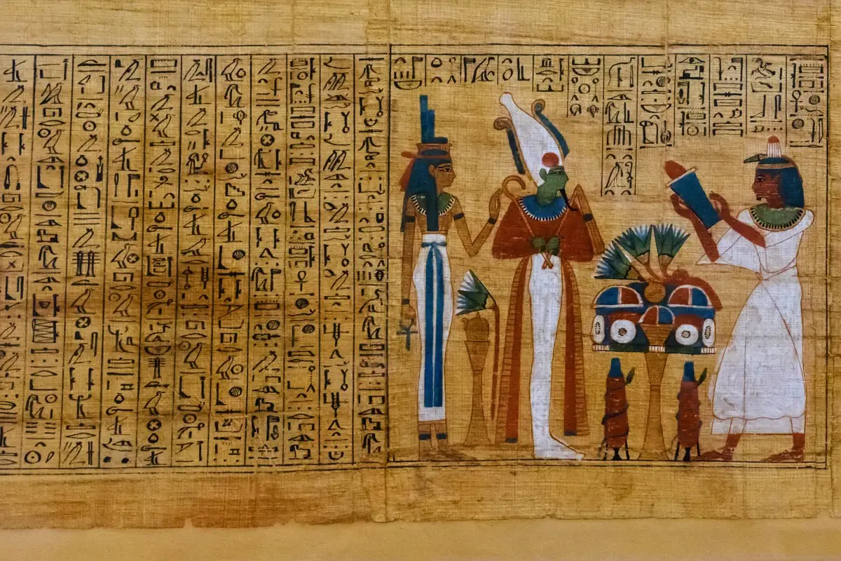 Arkæologer finder 13 meter lang "Bog om de døde" i egyptisk grav – den første komplette i området