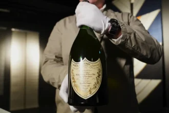 Sjælden champagne fra Charles og Dianas bryllup solgt ikke på auktion