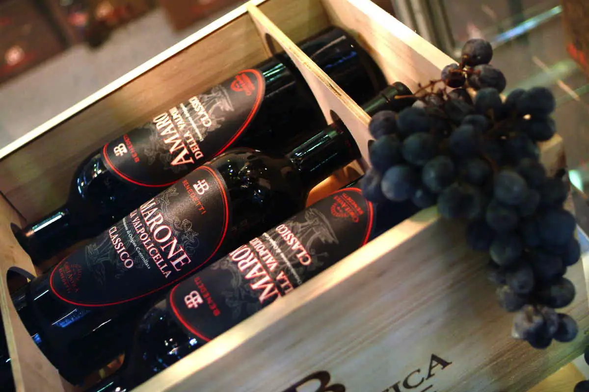 Sådan laver du vin af vand med rosiner – uden gær og magi
