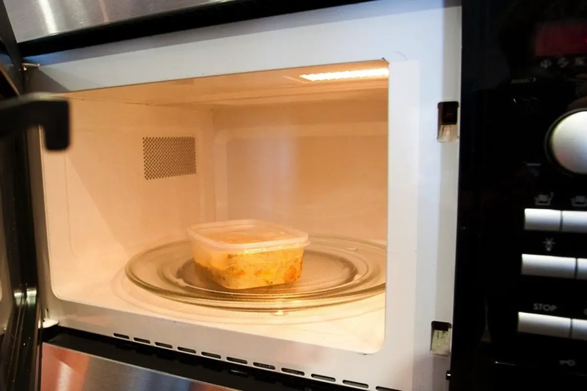 Du behøver aldrig mere en pande: Effektiv lifehack til at lave æg i mikroovn på rekordtid