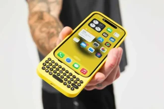 Clicks Communicator: Kun beskeder, fysisk tastatur, microSD, 3,5 mm og intet andet