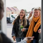 Hvornår "gæster på kaffe" bliver en byrde: Sådan sætter du grænser blødt, men bestemt