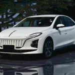 Teknologisk bro til 1.000 km: Hongqi præsenterer elbil med solid-state-batteri