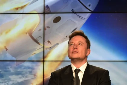 Elon Musk annoncerer masseproduktion af Neuralink-implantater i 2026