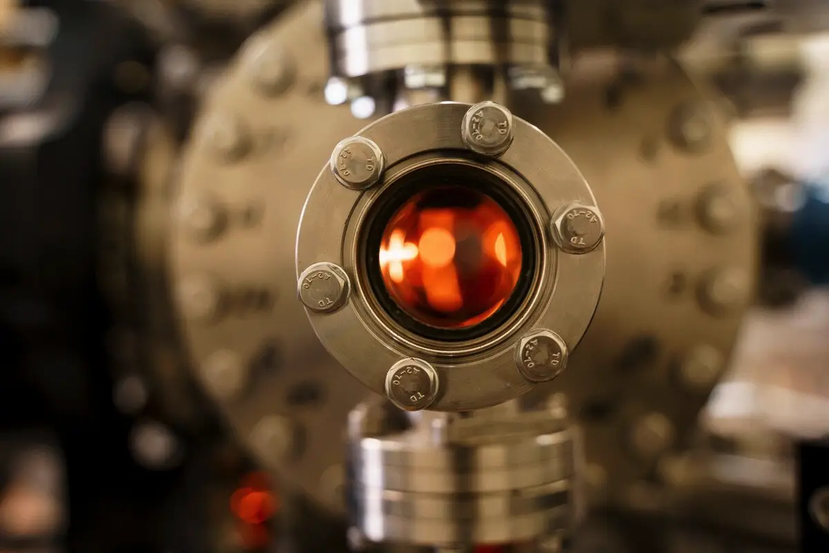 Britisk firma sender mini-fabrik til rummet med 1000 °C ovn