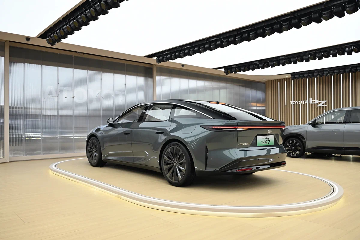 Ny elektrisk sedan fra Toyota: Billigere end Corolla og med LiDAR