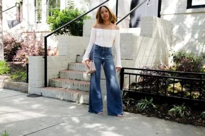 Barrel leg jeans er det helt store i 2026 – sådan bærer du dem, så din figur ser lang og super flot ud!