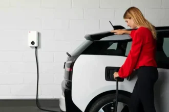 EU indfører nye regler for elbilsejere – sådan påvirker det dig i 2026!