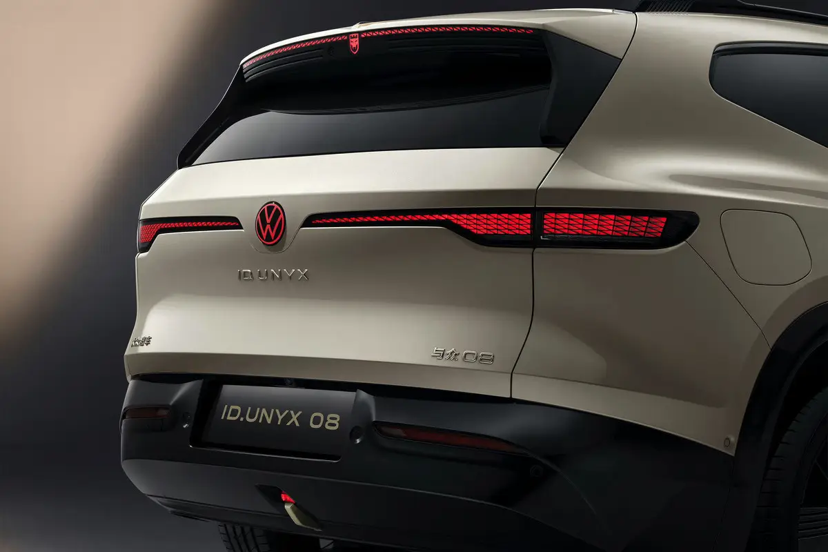 Volkswagen ID.Unyx 08: krossover med panoramatag og rigtig seng (foto)