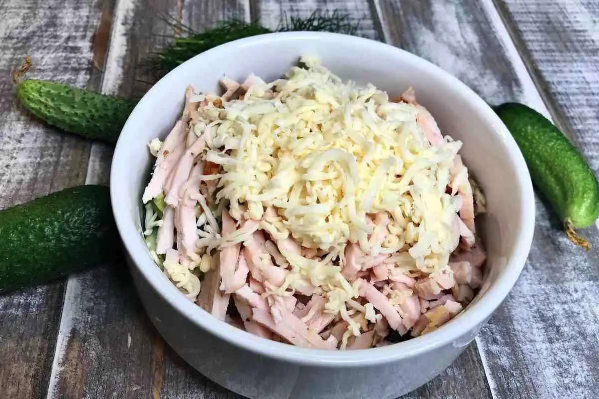 Restaurantsalat derhjemme: en simpel opskrift der imponerer alle