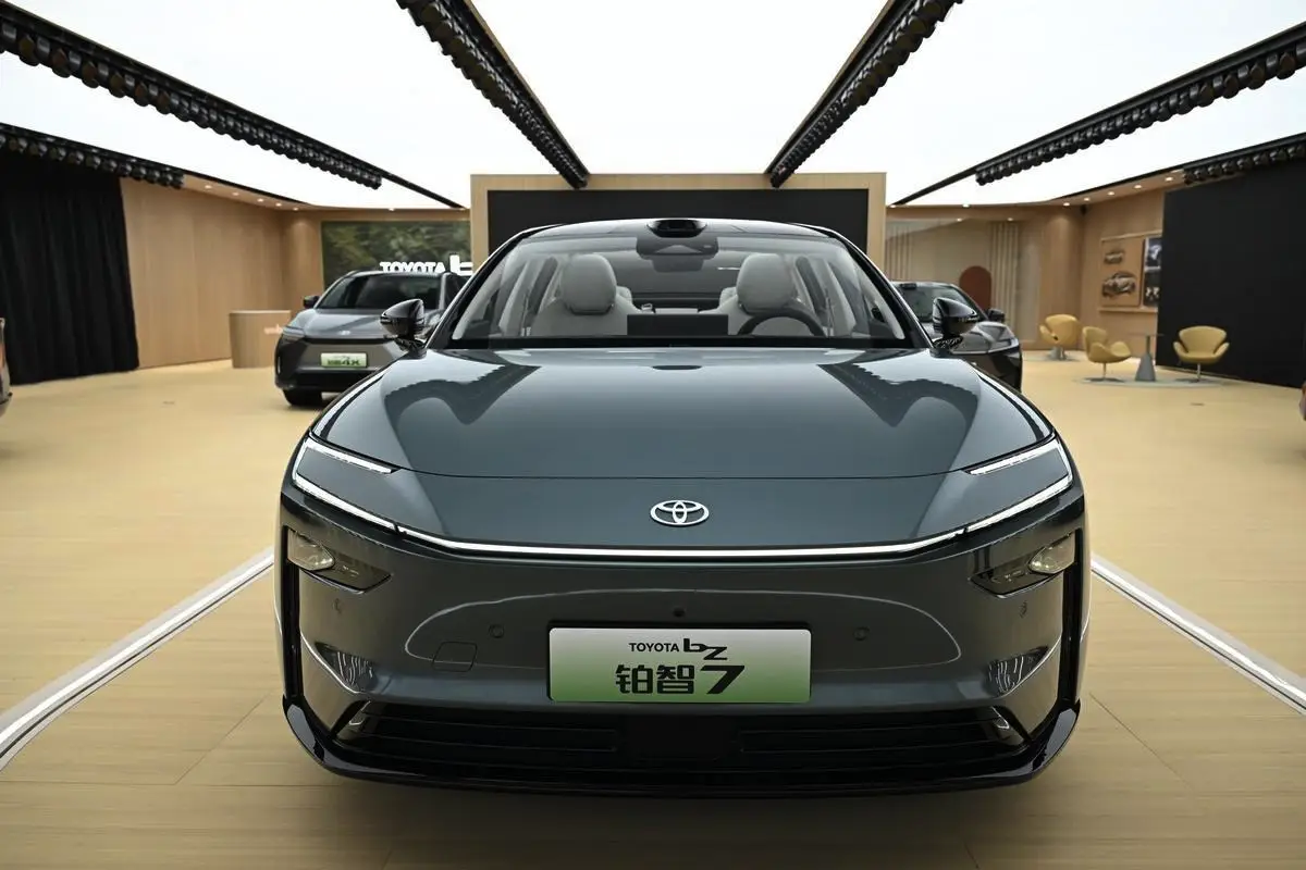 Toyota bZ7 2026: større end Camry – og overraskende billig (foto)