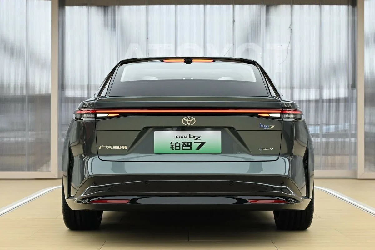 Toyota bZ7 2026: større end Camry – og overraskende billig (foto)