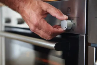 Den fejl de fleste husmødre begår: hvad betyder ventilator-symbolet i ovnen egentlig?