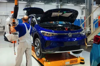 Volkswagen stopper produktionen af populær elbil til fordel for ny benzin-crossover