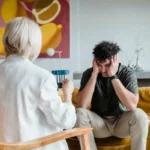 Psykologer afslørede 3 sætninger, som ulykkelige mennesker oftest gentager