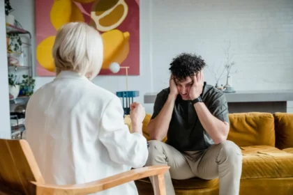 Psykologer afslørede 3 sætninger, som ulykkelige mennesker oftest gentager