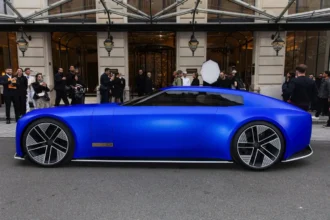 Første billeder af kabinen i den elektriske Jaguar Type 00 er offentliggjort
