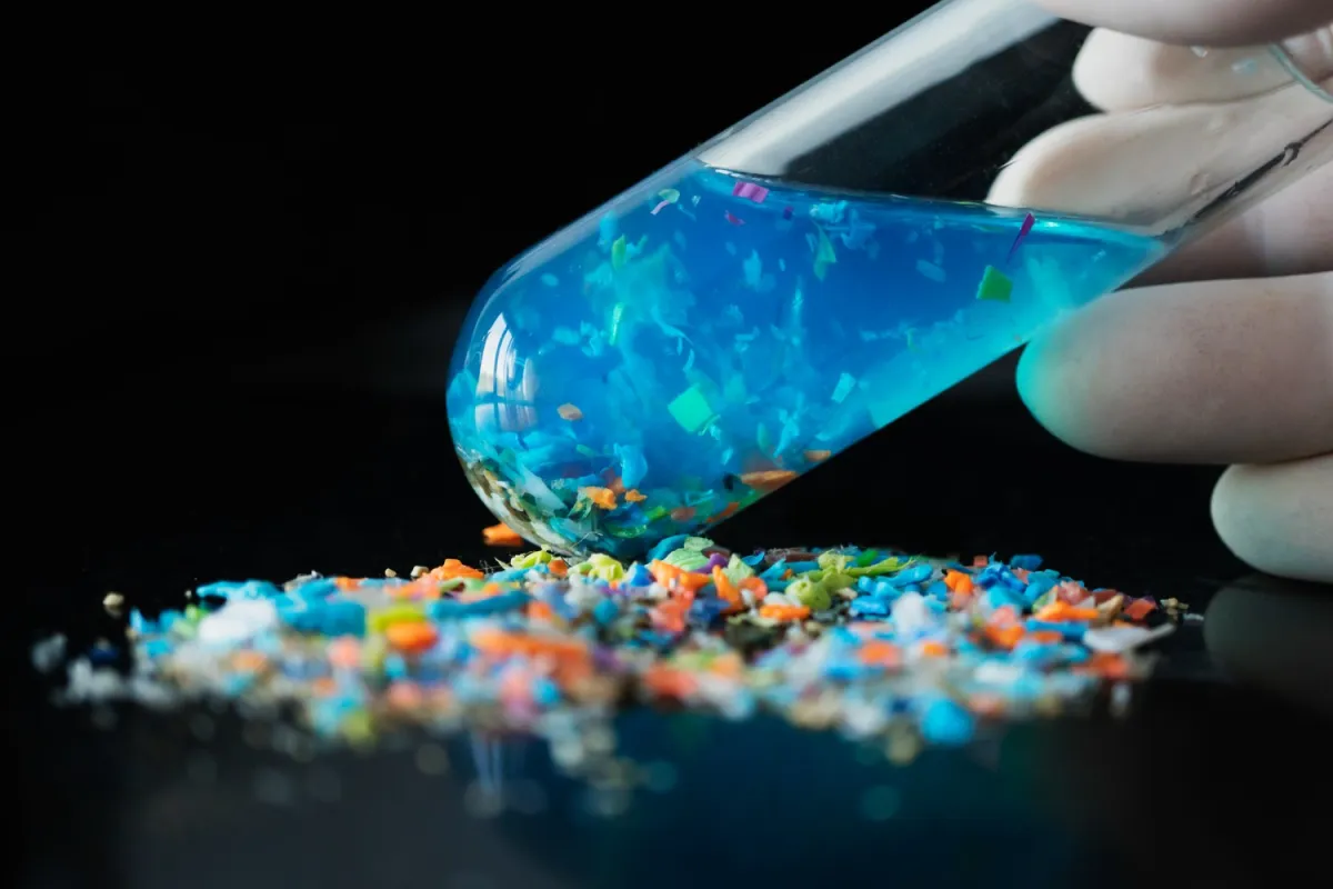 Op til 98,5 % rensning: Tyske forskere har skabt et tekstilfilter mod mikroplast