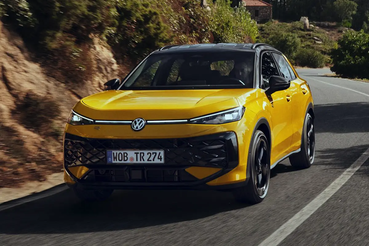 Legendarisk Golf nu i crossover-format: Volkswagen har vist den nye T-Roc