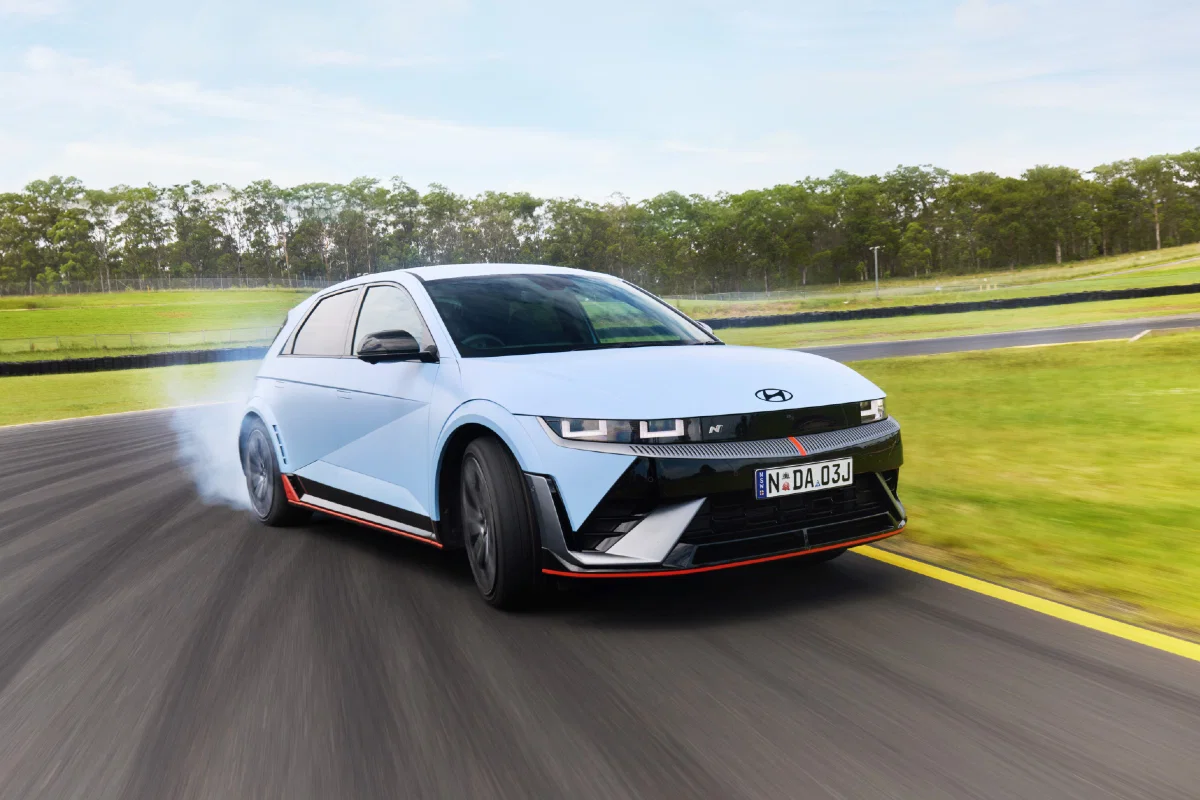 Hyundai Ioniq V: Første billeder af den nye elektriske coupe-SUV