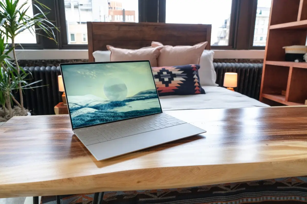 Dell XPS 13 (2026) – tyndere, lettere og billigere end MacBook Neo